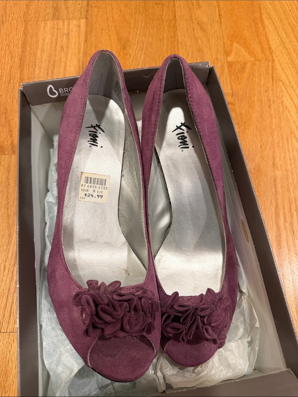 FIONI Clothing Women's Plum Suede Floral Peep-Toe Flats
